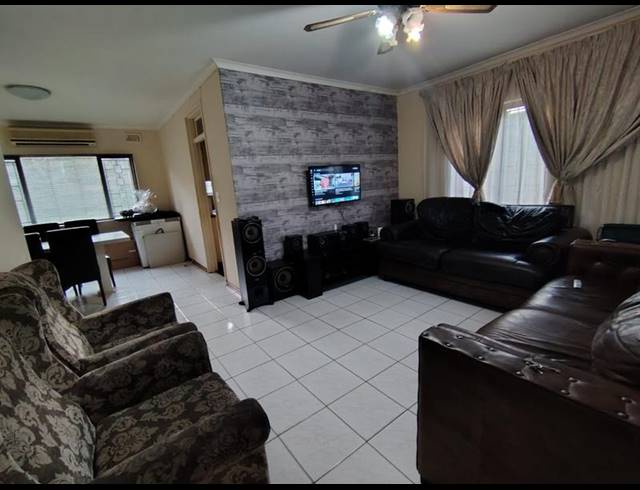 3 BEDROOM HOUSE FOR SALE IN HILLARY